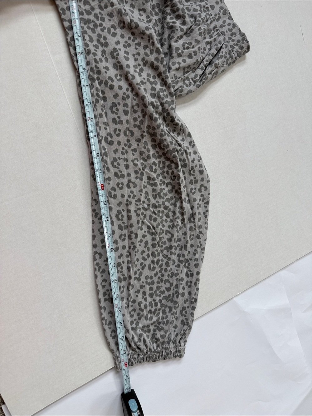 Gap Body Pajama Jogger Animal Print Gray size Medium - Picture 8 of 9